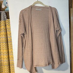 Abercrombie & Fitch Women's Tan Checkered Cardigan